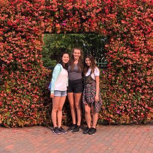 Meet your Posher, Mia